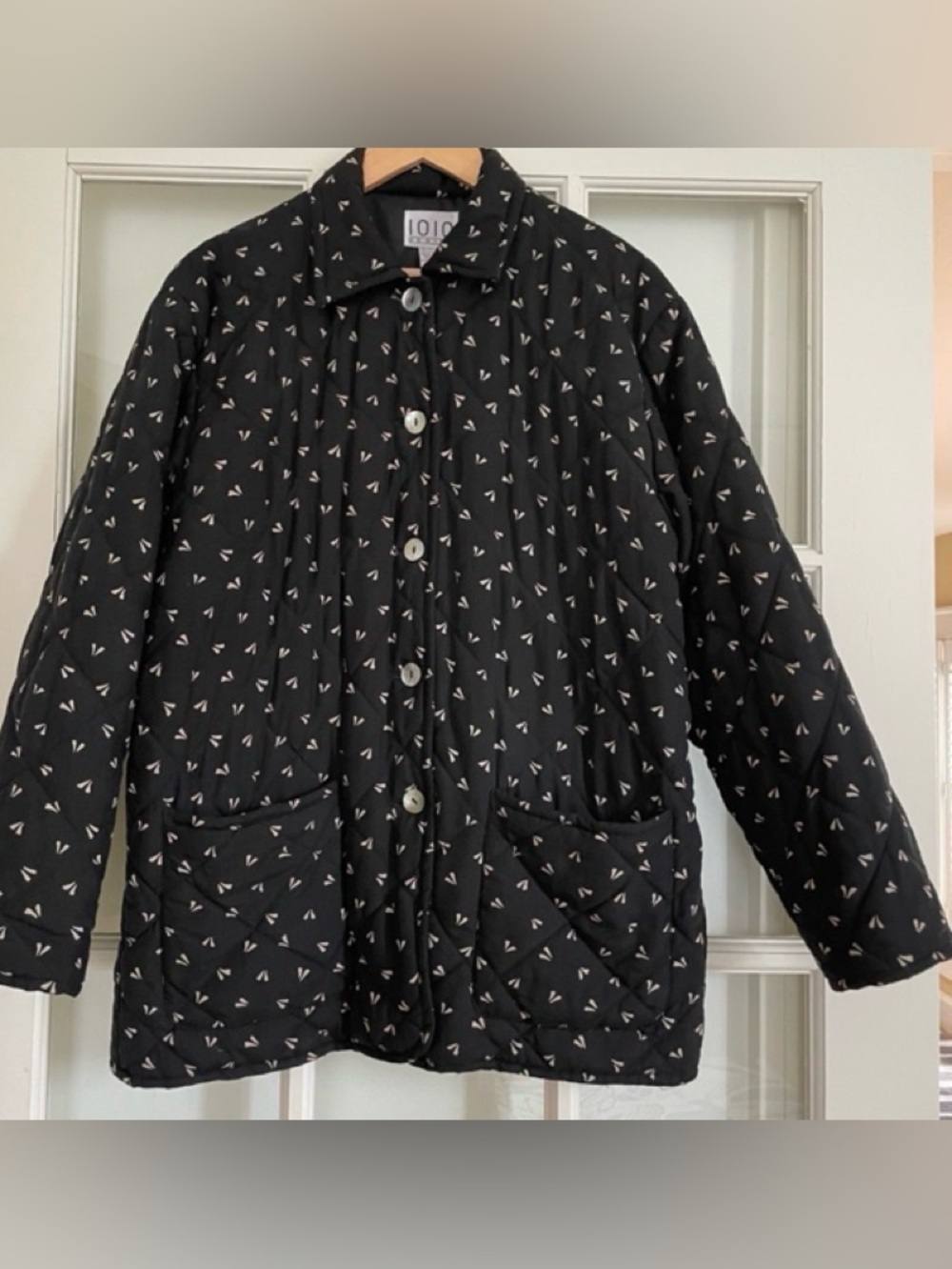 Vintage 90’s Clio Black silk Quilted Jacket Print